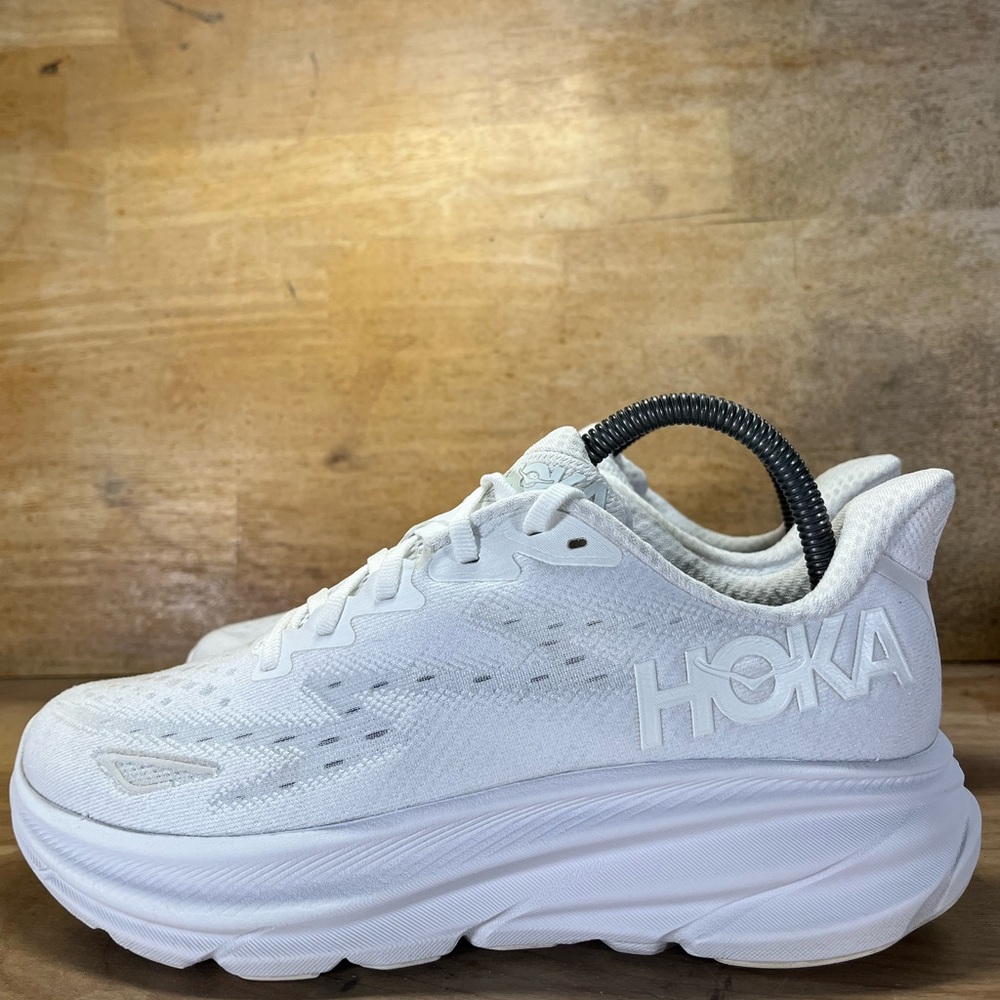 Hoka One One Clifton 9 REFLECTIVE Womens Size 7.5 Running Shoes Sneakers White - Picture 4 of 12